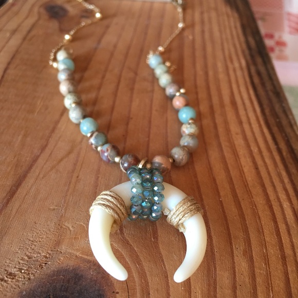 Jewelry - Western necklace